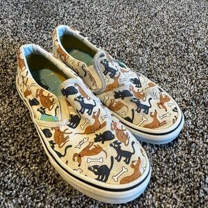 Vans Boy/Girl's Classic The Simpsons Family Pets Slip On Skate shoes size 3.5jr